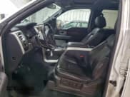 ✅ 2013 Ford F-150 FX4 • VIN: 1FTFW1EFXDFD09747 • Lot: 94931525. Wystawiony na Copart z przebiegiem 115 894 mil. Bezpłatny archiwum sprzedaży aukcyjnych z USA i szczegółowy raport historii pojazdu na DreamBid. Zdjęcie 7.