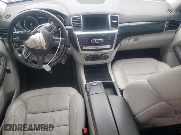 ✅ 2014 Mercedes-Benz M 550 • VIN: 4JGDA7DB0EA413908 • Лот: 69265035. Опубликован ранее на Copart с пробегом 136 019 миль. Бесплатный доступ к архиву аукционных продаж из США и подробный отчёт об истории автомобиля на DreamBid. Изображение 8.