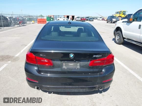 ✅ 2019 BMW 5 Series 530i xDrive • VIN: WBAJA7C55KWW08711 • Lot: 42043609. Listed on IAAI with 100,383 mi. Free auction sales archive from the USA and detailed vehicle history report at DreamBid. Image 16.