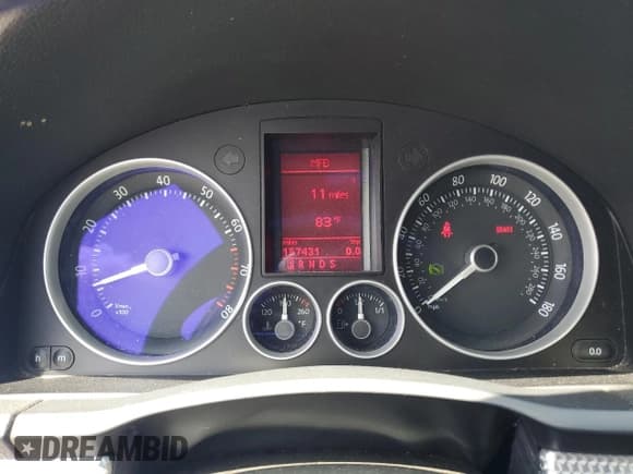 ✅ 2008 Volkswagen R32 • VIN: WVWKC71K88W255951 • Lot: 64763935. Wystawiony na Copart z przebiegiem 157 431 mil. Bezpłatny archiwum sprzedaży aukcyjnych z USA i szczegółowy raport historii pojazdu na DreamBid. Zdjęcie 9.