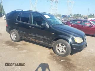 ✅ 2001 Mercedes-Benz M 320/430/500 • VIN: 4JGAB54E71A277589 • Лот: 42759804. Опубликован ранее на IAAI с пробегом 249 806 миль. Бесплатный доступ к архиву аукционных продаж из США и подробный отчёт об истории автомобиля на DreamBid. Изображение 1.