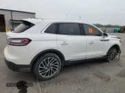 ✅ 2020 Lincoln Nautilus Reserve • VIN: 2LMPJ8KP6LBL21984 • Lot: 70761095. Wystawiony na Copart z przebiegiem Nie podano. Bezpłatny archiwum sprzedaży aukcyjnych z USA i szczegółowy raport historii pojazdu na DreamBid. Zdjęcie 3.