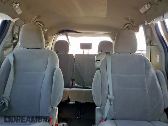 ✅ 2015 Toyota Sienna LE AAS • VIN: 5TDKK3DC9FS598233 • Lot: 67855925. Listed on Copart with 176,279 mi. Free auction sales archive from the USA and detailed vehicle history report at DreamBid. Image 10.