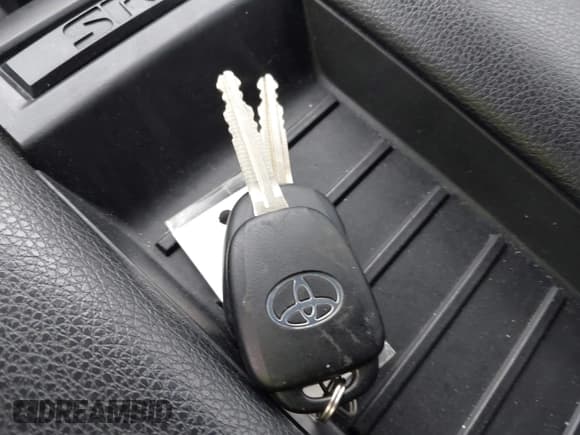 ✅ 2021 Toyota Tundra SR • VIN: 5TFRY5F19MX278647 • Lot: 41182736. Wystawiony na IAAI z przebiegiem 43 250 mil. Bezpłatny archiwum sprzedaży aukcyjnych z USA i szczegółowy raport historii pojazdu na DreamBid. Zdjęcie 11.