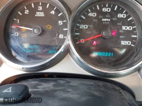 2010 Chevrolet Silverado 1500 LT z VIN 3GCRCSEAXAG186638, wystawiony jako IAAI lot #42680769 z przebiegiem 240 568 mil mil oraz . Historia ofert i sprzedaży dostępna na DreamBid. Obrazek 7.