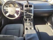 ✅ 2009 Dodge Charger SXT • VIN: 2B3KA33V39H635285 • Lot: 82323075. Wystawiony na Copart z przebiegiem 231 088 mil. Bezpłatny archiwum sprzedaży aukcyjnych z USA i szczegółowy raport historii pojazdu na DreamBid. Zdjęcie 8.