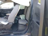 ✅ 2019 Chevrolet Colorado 2WD Work Truck • VIN: 1GCHSBEA2K1123712 • Lot: 42928337. Wystawiony na IAAI z przebiegiem 82 883 mil. Bezpłatny archiwum sprzedaży aukcyjnych z USA i szczegółowy raport historii pojazdu na DreamBid. Zdjęcie 8.