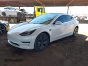 ✅ 2020 Tesla Model 3 Standard Range Plus • VIN: 5YJ3E1EAXLF598061 • Lot: 42152828. Wystawiony na IAAI z przebiegiem 154 565 mil. Bezpłatny archiwum sprzedaży aukcyjnych z USA i szczegółowy raport historii pojazdu na DreamBid. Zdjęcie 2.