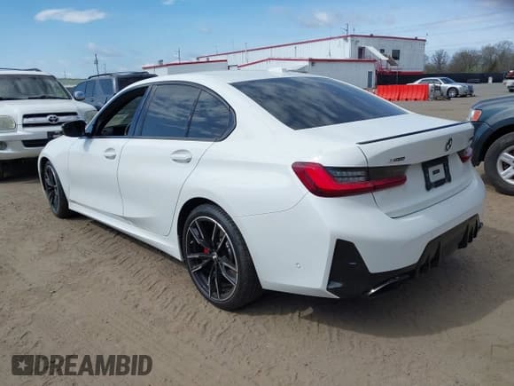 ✅ 2024 BMW 3 Series M340i xDrive • VIN: 3MW49FF02R8D79729 • Lot: 41923780. Listed on IAAI with 10,208 mi. Free auction sales archive from the USA and detailed vehicle history report at DreamBid. Image 3.