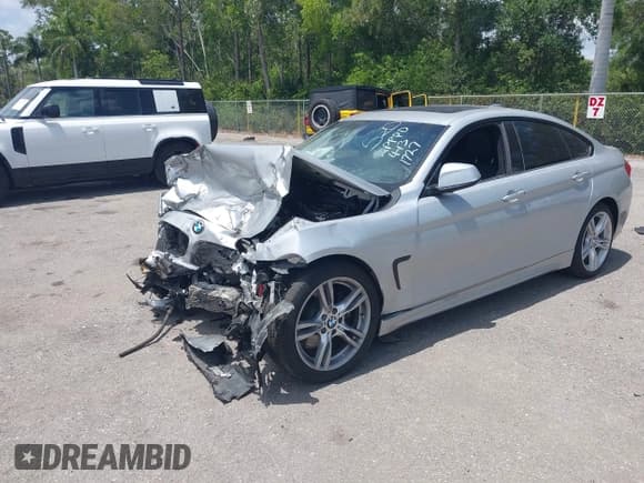 ✅ 2015 BMW 4 Series 428i • VIN: WBA4A5C54FG051727 • Lot: 42110901. Wystawiony na IAAI z przebiegiem 87 326 mil. Bezpłatny archiwum sprzedaży aukcyjnych z USA i szczegółowy raport historii pojazdu na DreamBid. Zdjęcie 2.