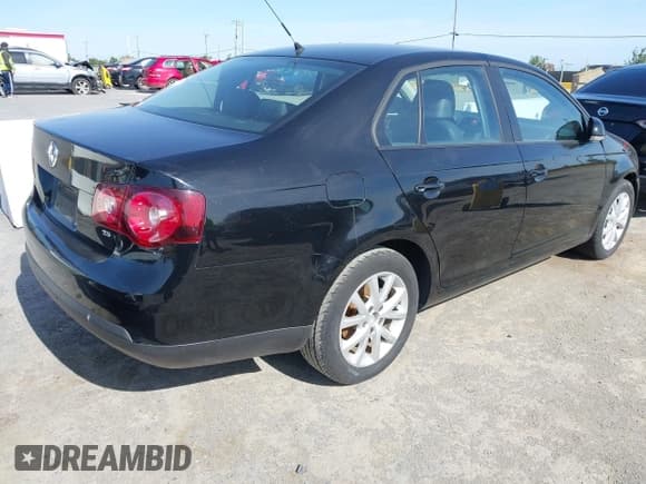 ✅ 2010 Volkswagen Jetta Limited Edition • VIN: 3VWRZ7AJ6AM163552 • Lot: 42540534. Listed on IAAI with 205,796 mi. Free auction sales archive from the USA and detailed vehicle history report at DreamBid. Image 4.