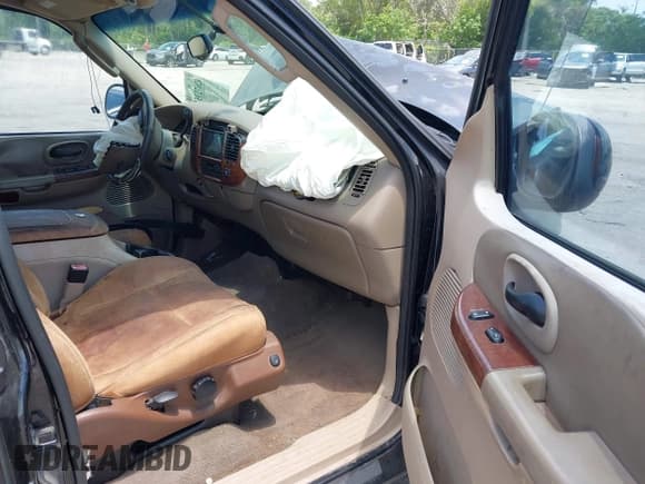 ✅ 2003 Ford F-150 XLT • VIN: 1FTRW07L93KB70825 • Lot: 42672351. Wystawiony na IAAI z przebiegiem Nie podano. Bezpłatny archiwum sprzedaży aukcyjnych z USA i szczegółowy raport historii pojazdu na DreamBid. Zdjęcie 5.