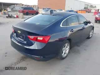 2017 Chevrolet Malibu LS z VIN 1G1ZB5ST1HF175851, wystawiony jako IAAI lot #43211369 z przebiegiem 102 642 mil mil oraz . Historia ofert i sprzedaży dostępna na DreamBid. Obrazek 4.