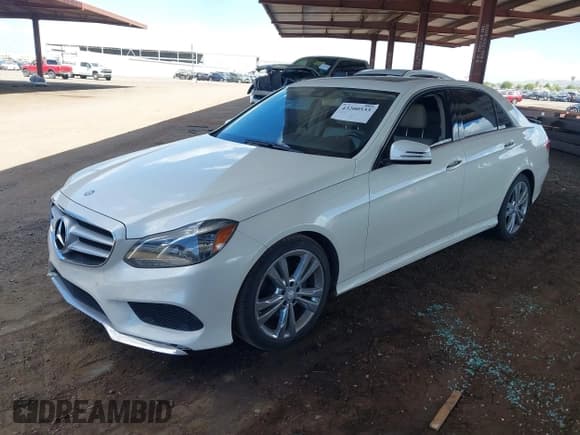 ✅ 2014 Mercedes-Benz E 350 Sport • VIN: WDDHF5KB2EB045486 • Lot: 43200533. Listed on IAAI with 102,723 mi. Free auction sales archive from the USA and detailed vehicle history report at DreamBid. Image 17.