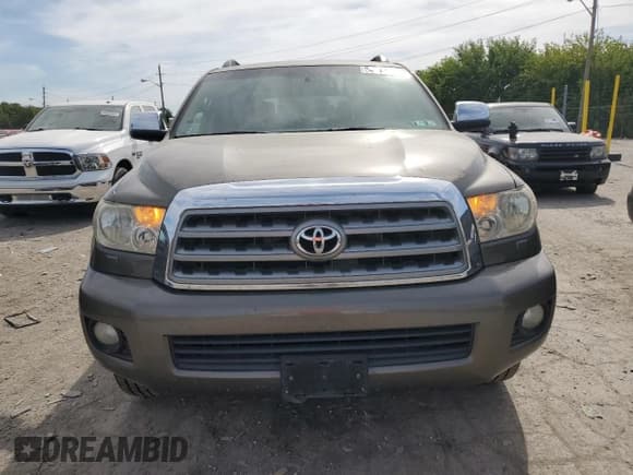 ✅ 2008 Toyota Sequoia Limited • VIN: 5TDBY68A68S014897 • Lot: 84934855. Listed on Copart with 289,302 mi. Free auction sales archive from the USA and detailed vehicle history report at DreamBid. Image 5.