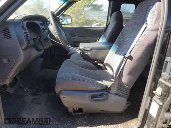 2001 Dodge 1500 z VIN 3B7HC13Y31G199091, wystawiony jako Copart lot #74186904 z przebiegiem 140 674 mil mil oraz Czysty tytuł • Clean title. Historia ofert i sprzedaży dostępna na DreamBid. Obrazek 7.