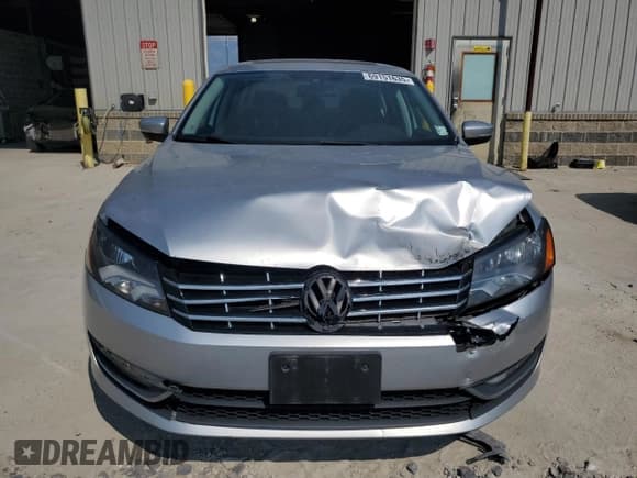 ✅ 2013 Volkswagen Passat SEL • VIN: 1VWCP7A31DC070294 • Лот: 69151635. Опубликован ранее на Copart с пробегом 144 576 миль. Бесплатный доступ к архиву аукционных продаж из США и подробный отчёт об истории автомобиля на DreamBid. Изображение 5.