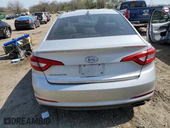 ✅ 2015 Hyundai Sonata SE • VIN: 5NPE24AF6FH186505 • Lot: 46208183. Listed on Copart with 81,278 mi. Free auction sales archive from the USA and detailed vehicle history report at DreamBid. Image 6.