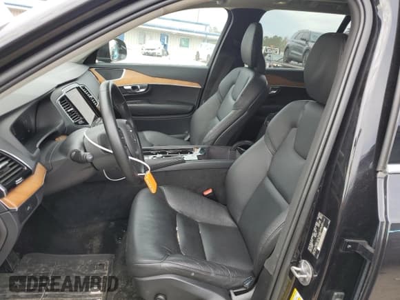 ✅ 2023 Volvo XC90 Plus • VIN: YV4L12PN8P1975127 • Lot: 81403884. Listed on Copart with 36,108 mi. Free auction sales archive from the USA and detailed vehicle history report at DreamBid. Image 7.