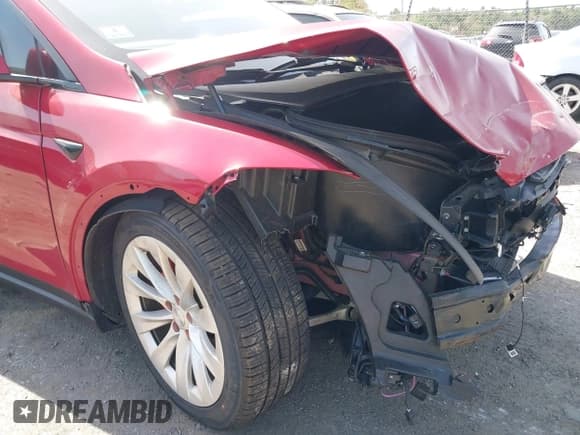 ✅ 2020 Tesla Model X Performance • VIN: 5YJXCDE41LF243959 • Лот: 41994325. Опубликован ранее на IAAI с пробегом 51 818 миль. Бесплатный доступ к архиву аукционных продаж из США и подробный отчёт об истории автомобиля на DreamBid. Изображение 20.