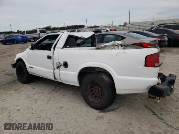 ✅ 2003 Chevrolet S-10 LS • VIN: 1GCCS14H838139716 • Лот: 88759995. Опубликован ранее на Copart с пробегом Не указан. Бесплатный доступ к архиву аукционных продаж из США и подробный отчёт об истории автомобиля на DreamBid. Изображение 2.