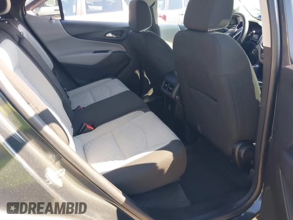 ✅ 2020 Chevrolet Equinox LS • VIN: 2GNAXHEV0L6278919 • Lot: 43168496. Wystawiony na IAAI z przebiegiem 99 477 mil. Bezpłatny archiwum sprzedaży aukcyjnych z USA i szczegółowy raport historii pojazdu na DreamBid. Zdjęcie 8.