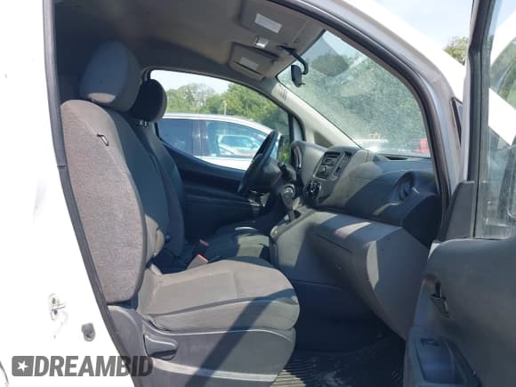 ✅ 2015 Nissan NV200 SV • VIN: 3N6CM0KN5FK706910 • Lot: 42953708. Listed on IAAI with 146,659 mi. Free auction sales archive from the USA and detailed vehicle history report at DreamBid. Image 5.