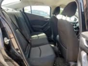 ✅ 2017 Mazda 3 Sport • VIN: 3MZBN1U77HM158137 • Lot: 67235035. Wystawiony na Copart z przebiegiem 77 655 mil. Bezpłatny archiwum sprzedaży aukcyjnych z USA i szczegółowy raport historii pojazdu na DreamBid. Zdjęcie 10.