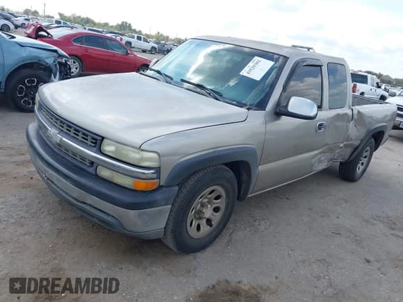 ✅ 2002 Chevrolet Silverado 1500 LS • VIN: 1GCEC19WX2Z111440 • Lot: 43529302. Wystawiony na IAAI z przebiegiem 334 234 mil. Bezpłatny archiwum sprzedaży aukcyjnych z USA i szczegółowy raport historii pojazdu na DreamBid. Zdjęcie 17.