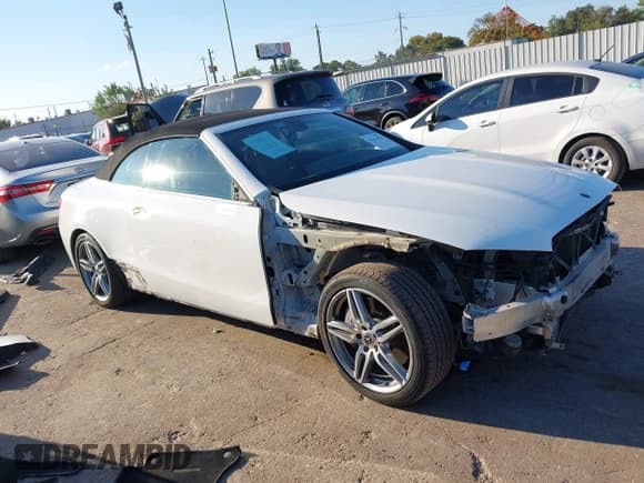 ✅ 2018 Mercedes-Benz E 400 • VIN: WDD1K6FB6JF036418 • Lot: 43416936. Listed on IAAI with 92,671 mi. Free auction sales archive from the USA and detailed vehicle history report at DreamBid. Image 13.