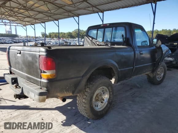 ✅ 1994 Ford Ranger Splash • VIN: 1FTCR11X8RUB15164 • Lot: 86440215. Listed on Copart with 2,165 mi. Free auction sales archive from the USA and detailed vehicle history report at DreamBid. Image 3.