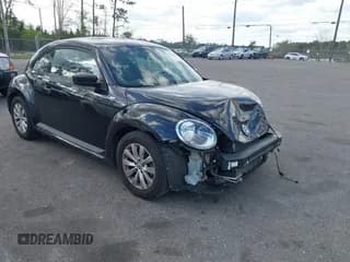 ✅ 2016 Volkswagen Beetle Wolfsburg Edition • VIN: 3VWF17AT8GM610211 • Lot: 41794336. Wystawiony na IAAI z przebiegiem 114 080 mil. Bezpłatny archiwum sprzedaży aukcyjnych z USA i szczegółowy raport historii pojazdu na DreamBid. Zdjęcie 1.