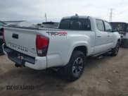 ✅ 2018 Toyota Tacoma SR5 • VIN: 3TMDZ5BN9JM051105 • Lot: 41708034. Wystawiony na IAAI z przebiegiem 98 000 mil. Bezpłatny archiwum sprzedaży aukcyjnych z USA i szczegółowy raport historii pojazdu na DreamBid. Zdjęcie 4.