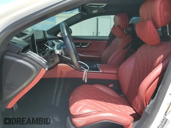 ✅ 2023 Mercedes-Benz S 580 • VIN: W1K6G7GBXPA180703 • Lot: 60398765. Wystawiony na Copart z przebiegiem 17 326 mil. Bezpłatny archiwum sprzedaży aukcyjnych z USA i szczegółowy raport historii pojazdu na DreamBid. Zdjęcie 7.