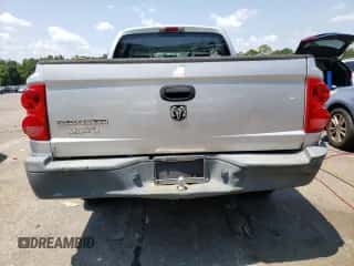 2006 Dodge Dakota ST z VIN 1D7HE28K26S694375, wystawiony jako Copart lot #65955414 z przebiegiem 248 546 mil mil oraz Szkoda całkowita • Salvage title. Historia ofert i sprzedaży dostępna na DreamBid. Obrazek 6.