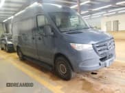 ✅ 2019 Mercedes-Benz Sprinter Cargo • VIN: WD4PF0CD9KP052593 • Lot: 56998355. Listed on Copart with 142,182 mi. Free auction sales archive from the USA and detailed vehicle history report at DreamBid. Image 4.