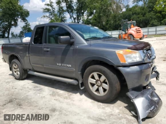 ✅ 2015 Nissan Titan SV • VIN: 1N6BA0CA6FN509853 • Lot: 67704754. Wystawiony na Copart z przebiegiem 131 842 mil. Bezpłatny archiwum sprzedaży aukcyjnych z USA i szczegółowy raport historii pojazdu na DreamBid. Zdjęcie 4.