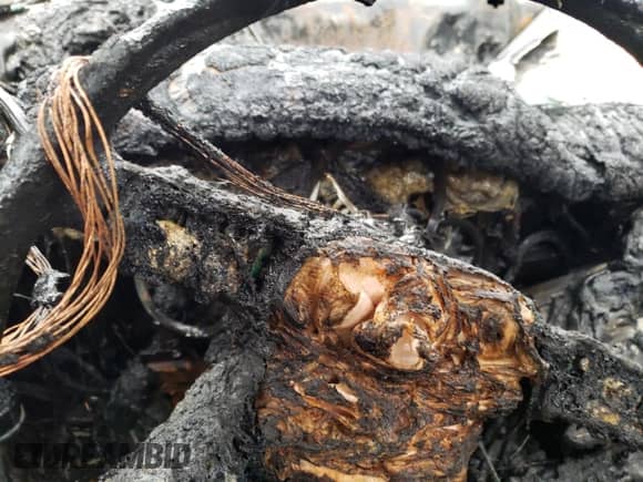 2007 Dodge Charger SRT-8 с VIN 2B3LA73W57H751427, выставлен на аукционе Copart как лот 81117954 с пробегом Не указан миль и На запчасти • Non repairable. История ставок и продаж доступна на DreamBid. Изображение 9.