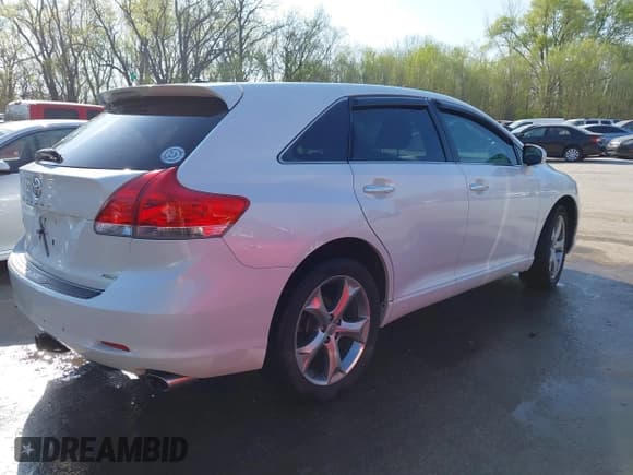 ✅ 2009 Toyota Venza • VIN: 4T3BK11A69U010556 • Lot: 41988136. Listed on IAAI with 207,477 mi. Free auction sales archive from the USA and detailed vehicle history report at DreamBid. Image 4.