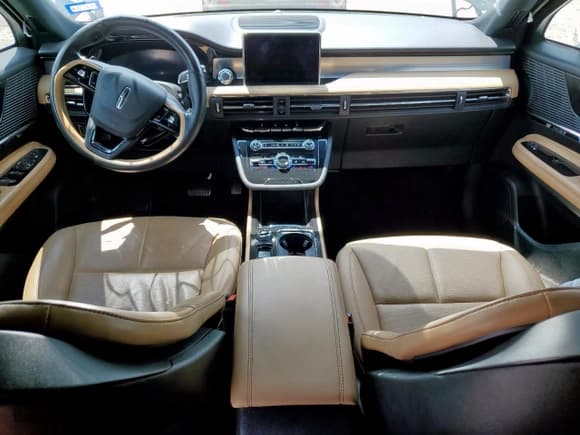 ✅ 2022 Lincoln Corsair Reserve • VIN: 5LMCJ2C96NUL01672 • Lot: 67684255. Wystawiony na Copart z przebiegiem 72 197 mil. Bezpłatny archiwum sprzedaży aukcyjnych z USA i szczegółowy raport historii pojazdu na DreamBid. Zdjęcie 8.