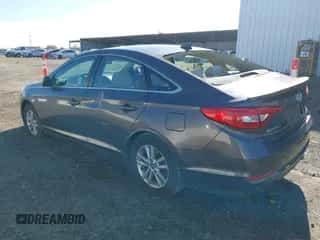 2017 Hyundai Sonata SE с VIN 5NPE24AF5HH543000, выставлен на аукционе IAAI как лот 38636140 с пробегом 67 475 миль миль и . История ставок и продаж доступна на DreamBid. Изображение 3.