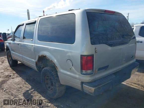 ✅ 2001 Ford Excursion XLT • VIN: 1FMNU41S41EC12353 • Lot: 41573845. Listed on IAAI with 198,777 mi. Free auction sales archive from the USA and detailed vehicle history report at DreamBid. Image 3.