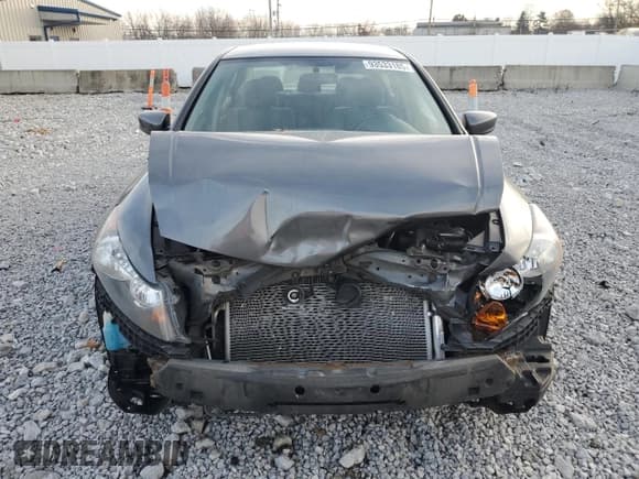 ✅ 2012 Honda Accord LX Premium • VIN: 1HGCP2F41CA042465 • Lot: 93533185. Wystawiony na Copart z przebiegiem 234 845 mil. Bezpłatny archiwum sprzedaży aukcyjnych z USA i szczegółowy raport historii pojazdu na DreamBid. Zdjęcie 5.