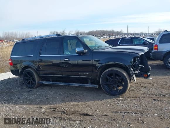 ✅ 2015 Ford Expedition Max Platinum • VIN: 1FMJK1MT6FEF41795 • Lot: 41691809. Listed on IAAI with 216,100 mi. Free auction sales archive from the USA and detailed vehicle history report at DreamBid. Image 13.