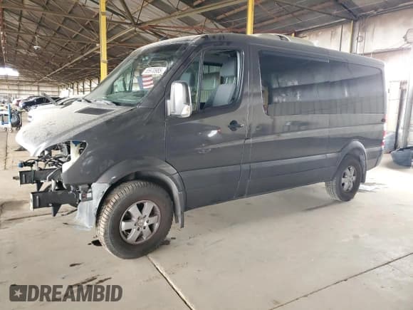 ✅ 2010 Mercedes-Benz Sprinter • VIN: WDZPE7CD9A5469695 • Lot: 55970985. Wystawiony na Copart z przebiegiem 150 493 mil. Bezpłatny archiwum sprzedaży aukcyjnych z USA i szczegółowy raport historii pojazdu na DreamBid. Zdjęcie 1.