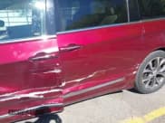 ✅ 2018 Chrysler Pacifica Limited • VIN: 2C4RC1GG4JR106594 • Lot: 43415374. Wystawiony na IAAI z przebiegiem 134 132 mil. Bezpłatny archiwum sprzedaży aukcyjnych z USA i szczegółowy raport historii pojazdu na DreamBid. Zdjęcie 17.