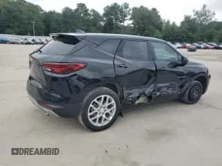 2024 Chevrolet Blazer LT z VIN 3GNKBCR42RS279216, wystawiony jako Copart lot #69890265 z przebiegiem 13 929 mil mil oraz Czysty tytuł • Clean title. Historia ofert i sprzedaży dostępna na DreamBid. Obrazek 3.