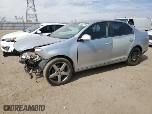 ✅ 2010 Volkswagen Jetta Limited Edition • VIN: 3VWAZ7AJ9AM101205 • Lot: 67608335. Wystawiony na Copart z przebiegiem 152 137 mil. Bezpłatny archiwum sprzedaży aukcyjnych z USA i szczegółowy raport historii pojazdu na DreamBid. Zdjęcie 1.