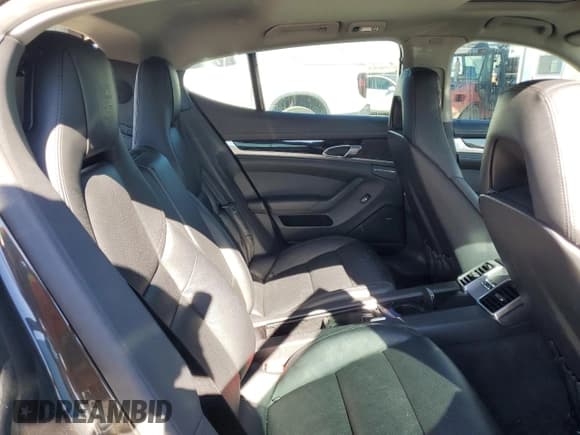 ✅ 2016 Porsche Panamera 4 • VIN: WP0AA2A72GL004181 • Лот: 90522425. Опубликован ранее на Copart с пробегом Не указан. Бесплатный доступ к архиву аукционных продаж из США и подробный отчёт об истории автомобиля на DreamBid. Изображение 10.