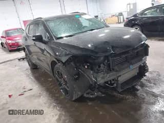 2020 Chevrolet Blazer RS z VIN 3GNKBKRS5LS702645, wystawiony jako IAAI lot #42589833 z przebiegiem 58 994 mil mil oraz . Historia ofert i sprzedaży dostępna na DreamBid. Obrazek 1.